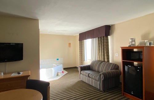 Peosta Hotel | American Inn and Suites