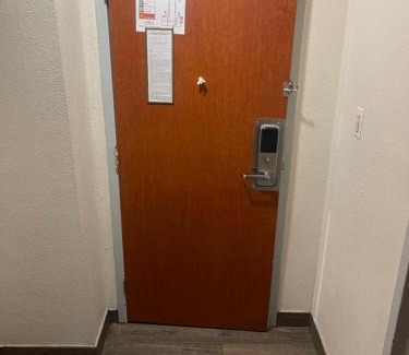 Ferndale Hotel | American Inn & Suites