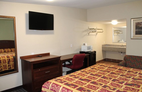 Paris Hotel | American Inn & Suites