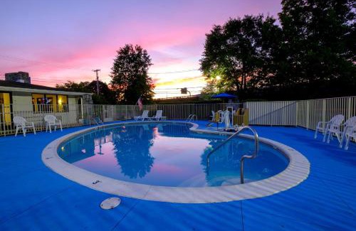 Carlisle Hotel | American Inn