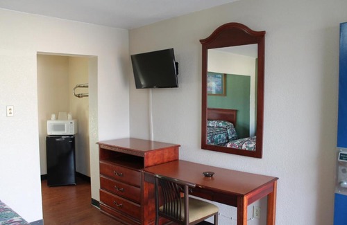 Rock Island Hotel | American Motor Inn - Rock Island