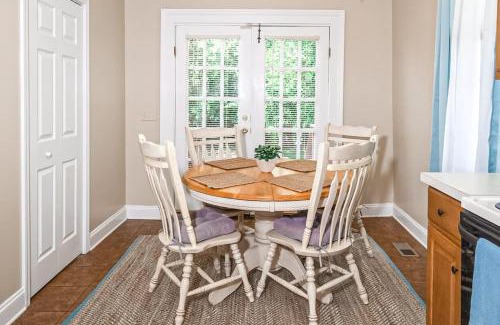 Columbus House | Americana Cottage Closest Historic BnB to Benning