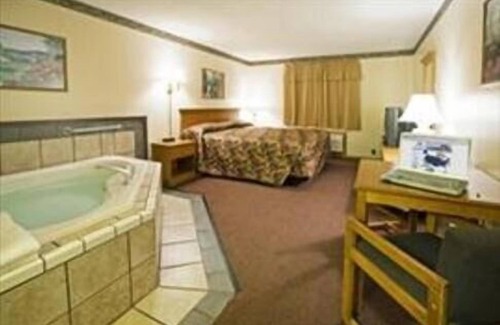 Thief River Falls Hotel | Americas Best Value Inn & Suites Thief River Falls