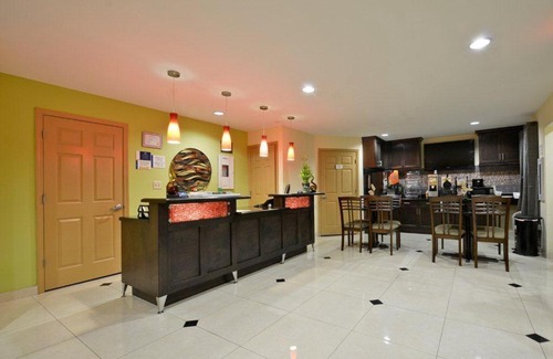 Lake Charles Hotel | Americas Best Value Inn Lake Charles Interstate 210