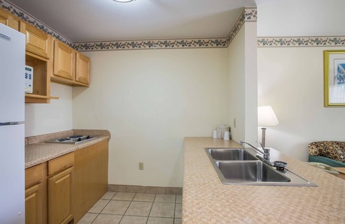 Three Rivers Hotel | Americas Best Value Inn & Suites Three Rivers