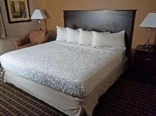 Bismarck Hotel | Americas Best Value Inn and Suites Bismarck