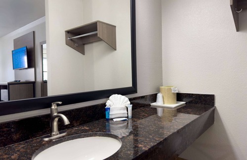 North Loop Hotel | Americas Best Value Inn Austin University