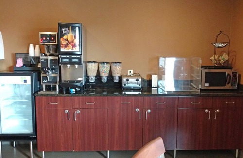 Big Lake Hotel | Americas Best Value Inn Big Lake Becker