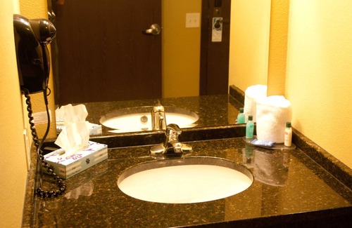 Big Lake Hotel | Americas Best Value Inn Big Lake Becker