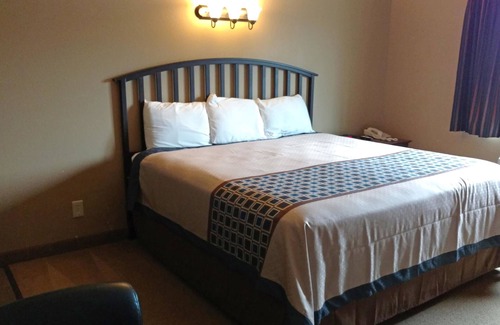Big Lake Hotel | Americas Best Value Inn Big Lake Becker