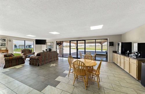 Bonham Hotel | Americas Best Value Inn Bonham