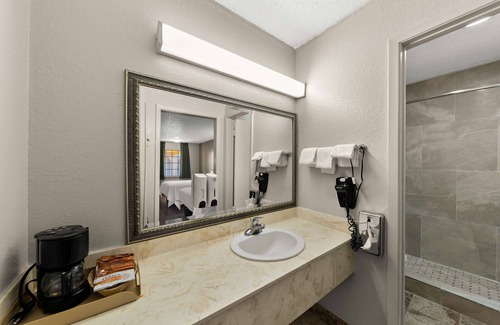 Bonham Hotel | Americas Best Value Inn Bonham
