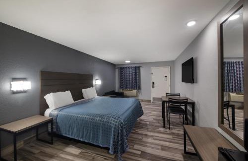 Buda Hotel | Americas Best Value Inn Buda