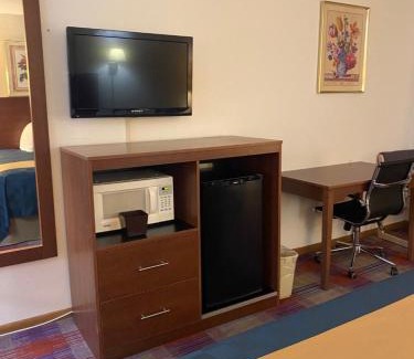 Champaign Hotel | Americas Best Value Inn Champaign