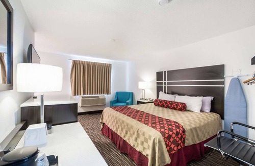 Charlotte Hotel | Americas Best Value Inn Charlotte, MI