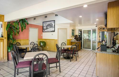 Darien Hotel | Americas Best Value Inn Darien