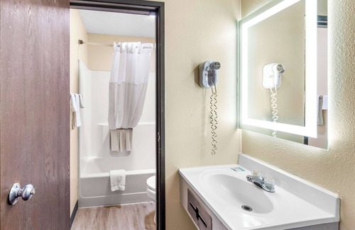 Decatur Hotel | Americas Best Value Inn Decatur, IL