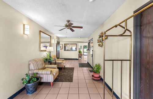Decatur Hotel | Americas Best Value Inn Decatur, IL