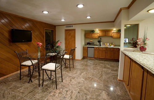 Edna Hotel | Americas Best Value Inn Edna