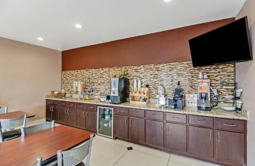 Barker Hotel | Americas Best Value Inn - FM 529