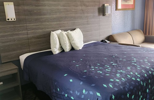 Forest Hotel | Americas Best Value Inn Forest