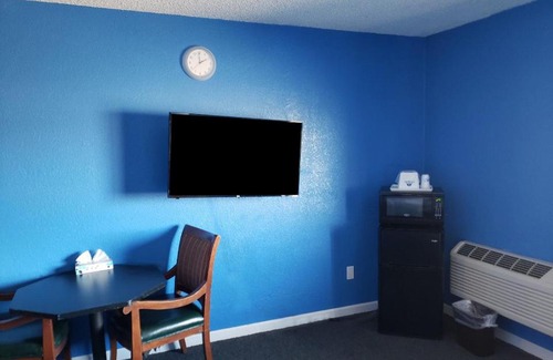 Evans Hotel | Americas Best Value Inn Greeley