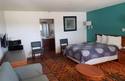 Evans Hotel | Americas Best Value Inn Greeley