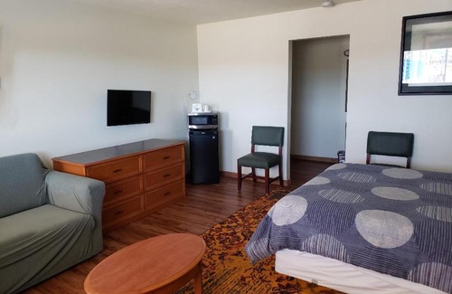 Evans Hotel | Americas Best Value Inn Greeley