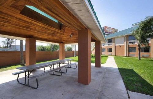 Pharr Hotel | Americas Best Value Inn Pharr/McAllen