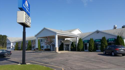 Newberry Hotel | Americas Best Value Inn & Suites - Tahquamenon Country