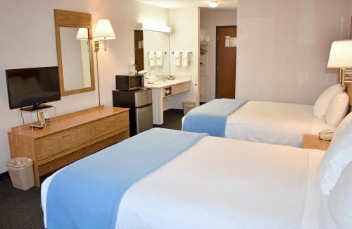 Newberry Hotel | Americas Best Value Inn & Suites - Tahquamenon Country