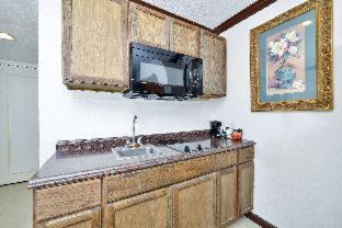 Brenham Hotel | Americas Best Value Inn & Suites Brenham