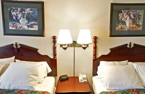 Waukegan Hotel | Americas Best Value Inn & Suites Waukegan Gurnee