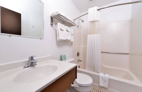 Sidney Hotel | Americas Best Value Inn & Suites Sidney