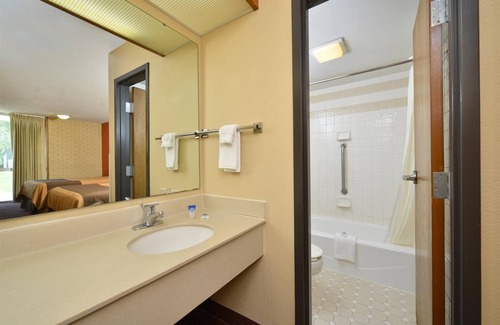Collinsville Hotel | Americas Best Value Inn Collinsville St. Louis
