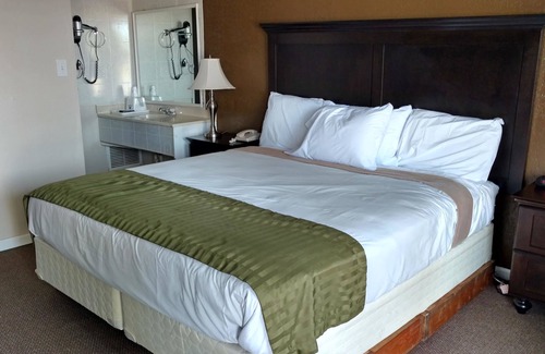 South Kansas City Hotel | Americas Best Value Inn & Suites Kansas City