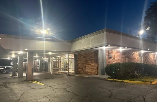 Rockford Hotel | Americas Best Value Inn Rockford
