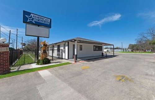 Eastside Promise Neighborhood Hotel | Americas Best Value Inn San Antonio Downtown Riverwalk