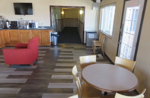 Story City Hotel | Americas Best Value Inn Story City
