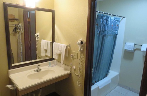 Story City Hotel | Americas Best Value Inn Story City