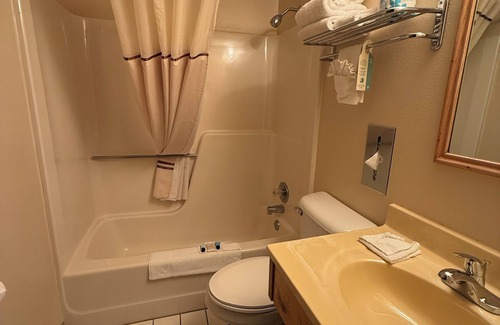 Torrington Hotel | Americas Best Value Inn Torrington