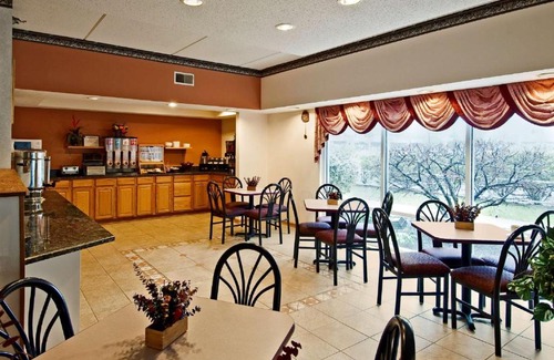 Waukegan Hotel | Americas Best Value Inn Waukegan