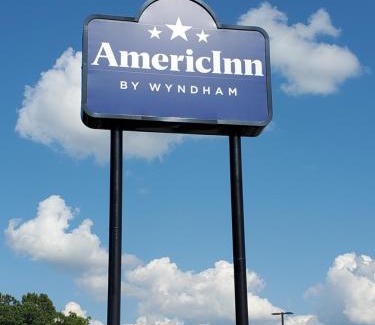 Delafield Hotel | AmericInn and Suites by Wyndham Delafield-Waukesha-Milwaukee