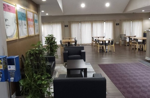 Fort Atkinson Hotel | AmericInn by Wyndham Fort Atkinson