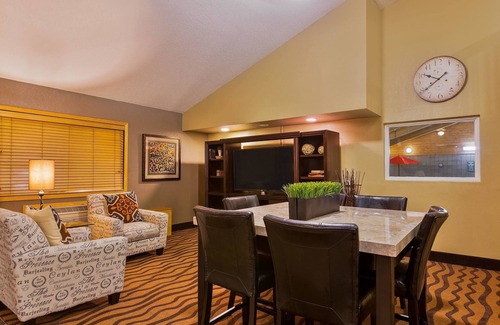 Algona Hotel | AmericInn by Wyndham Algona