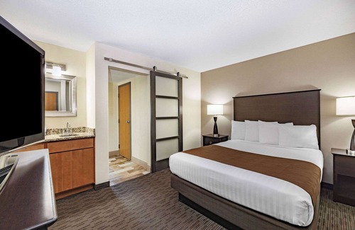 Apple Valley Hotel | AmericInn by Wyndham Apple Valley