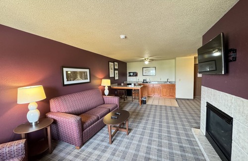 Baldwin Hotel | AmericInn by Wyndham Baldwin
