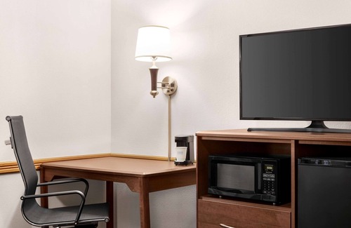 Baudette Hotel | AmericInn by Wyndham Baudette
