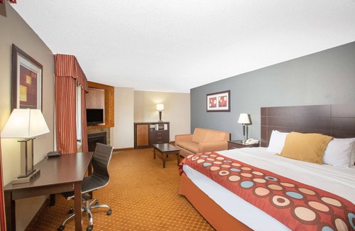 Oakdale Hotel | AmericInn by Wyndham Coralville