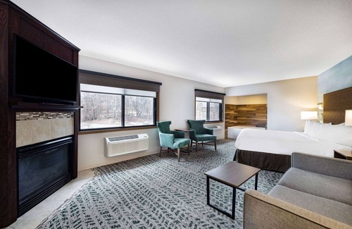 Proctor Hotel | AmericInn by Wyndham Duluth South Black Woods Event Center